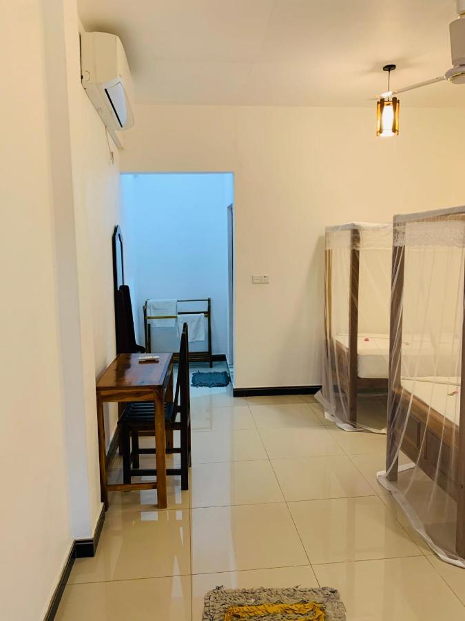 Chithru Bay Rooms & Hostel Arugam Bay Exterior photo